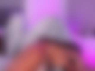 Live cam show with selena-monroy - Small Tits on Gym Cam Girls