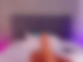 Live cam show with selena-monroy - Flashing on AdultVida.com
