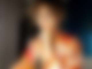 Live cam show with Sofia - Striptease Granny on StripNow