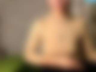 Live cam show with Sofia - Middle Aged on Big Tits