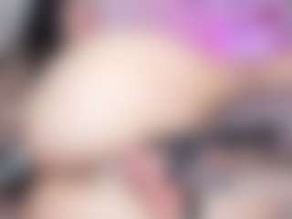 Live cam show with charlotsweett - Petite on Camversity