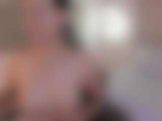 Live cam show with jade-callen - Moaning on livesuperchat.net