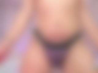 Live cam show with jade-callen - Moaning on Camsoda