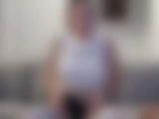 Live cam show with KatieKampbell - Gamer Athletic on Camversity