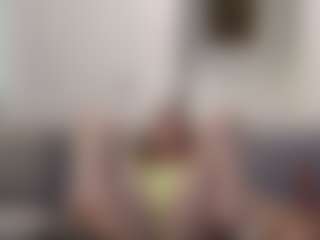 Live cam show with KatieKampbell - Athletic Tease on luckytryst.com