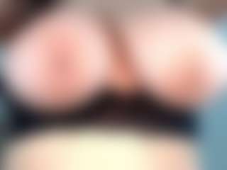 Live cam show with MadisonCopers - Thick on Camsoda