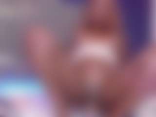 Live cam show with Chaannelqueen - Athletic Small Tits on Dolls Live