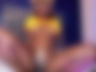 Live cam show with Chaannelqueen - Ass Clapping on Camsoda