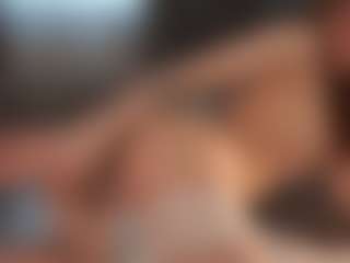 Live cam show with CharmaineLannan - Body Massage on Camiplay Live