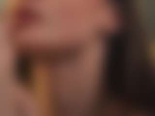 Live cam show with CharmaineLannan - Body Massage on Camiplay Live