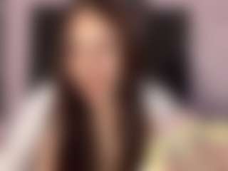 Live cam show with EldoraSebero - Brown Hair on live18s.com