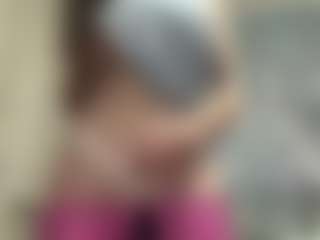 FayeSchoenhals's Live Sex Cam Show