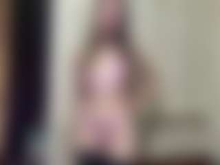 Live cam show with FayeSchoenhals - Athletic on SmokeAndPoke