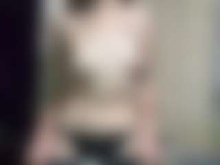 Live cam show with FayeSchoenhals - Handjob on TeamSkeetLive