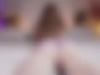 Live cam show with HiBella - Brown Hair on AdultVida.com