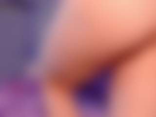 Live cam show with ivyTaylor - Granny on Streamer API