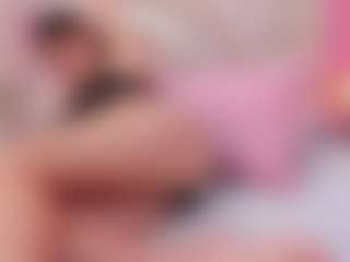 Live cam show with juliana-diamond - Moaning on Camsoda