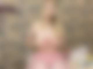 Live cam show with LeannShamsi - Squirt on AdultVida.com
