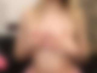 Live cam show with LeannShamsi - Granny on Milfs Live