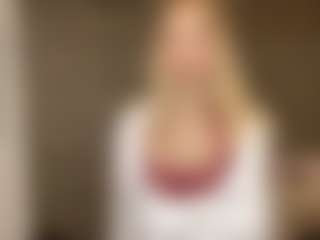 Live cam show with LeannShamsi - Granny on AdultVida.com