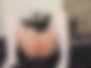 Live cam show with LeannShamsi - Granny on Streamer API