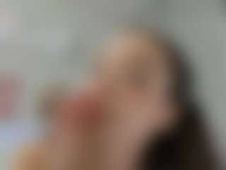 Live cam show with milly-jade - Shaved Pussy Brown Hair on Free Soda