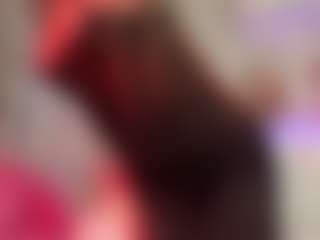 Live cam show with milly-jade - Fingers on Mixed Magazine Live
