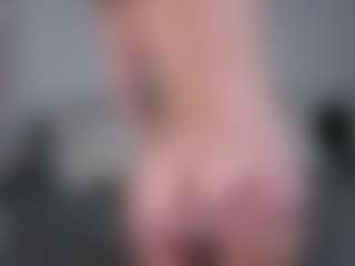 Live cam show with ShelleyCloughly - Body Massage on Free Soda
