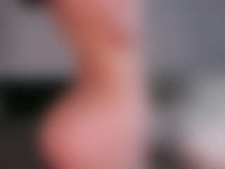 Live cam show with ShelleyCloughly - Body Massage on Camsoda