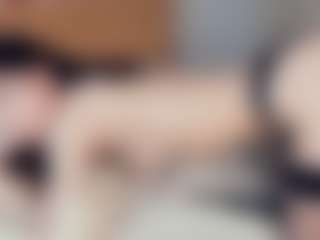 Live cam show with ShelleyCloughly - Green Eyes on CamwithHer