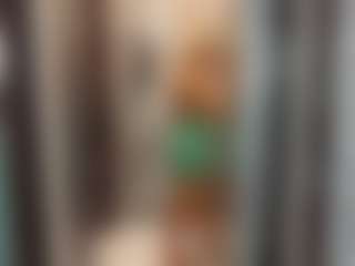 Live cam show with sweetdianeee - Striptease MILF on Soda Cam