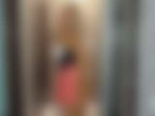 Live cam show with sweetdianeee - Shaved Pussy Latina on livesuperchat.net