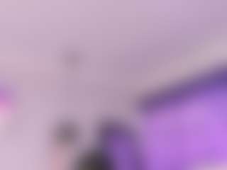 Live cam show with VelvetRosss - Skinny on Camsoda