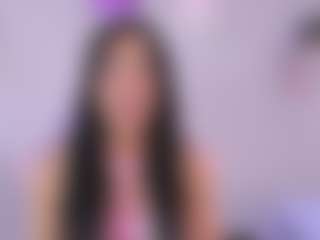 Live cam show with VelvetRosss - Skinny on Camsoda