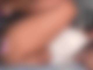 yourmamisilk's Live Sex Cam Show