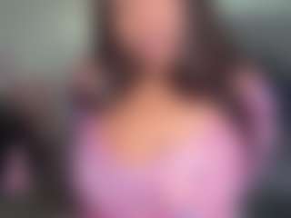 Live cam show with yourmamisilk - Striptease on Camsoda