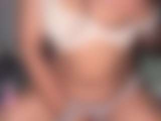 yourmamisilk's Live Sex Cam Show