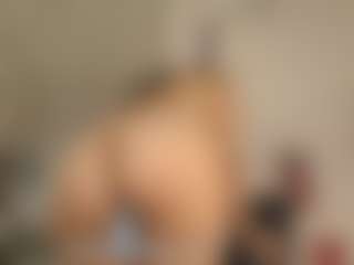 Live cam show with donatta - Green Eyes on Latina Girls