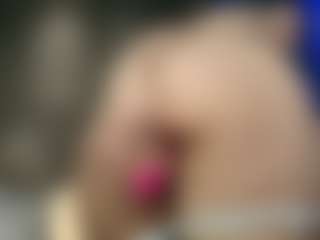 Live cam show with donatta - Striptease on TeamSkeetLive