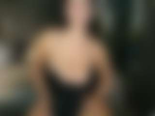 Live cam show with donatta - Striptease on milfzrlive.com