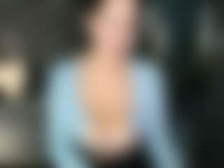 Live cam show with donatta - Striptease on CamwithHer