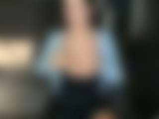 Live cam show with donatta - Striptease MILF on x69.live