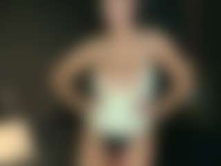 donatta MILF webcam performer live streaming