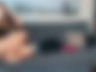 Live cam show with MiaKim - Teen (18+) on Mixed Magazine Live