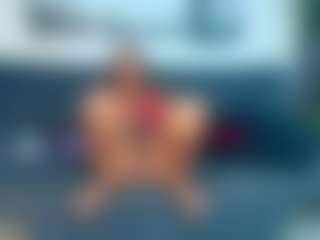 Live cam show with MiaKim - Strip on Camsoda