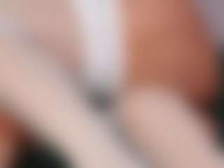 Live cam show with NaomiAmora - Blonde Hair on SxyPornLive