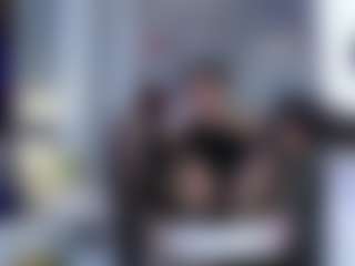 Live cam show with Julianewell - Sexting on AdultVida.com