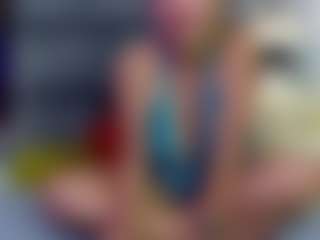 Julianewell's Live Sex Cam Show