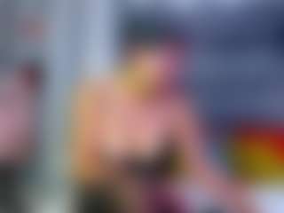 Live cam show with Julianewell - Ass Clapping on Camsoda
