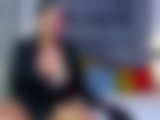 Live cam show with Julianewell - Granny Lovense on xplaylive.com